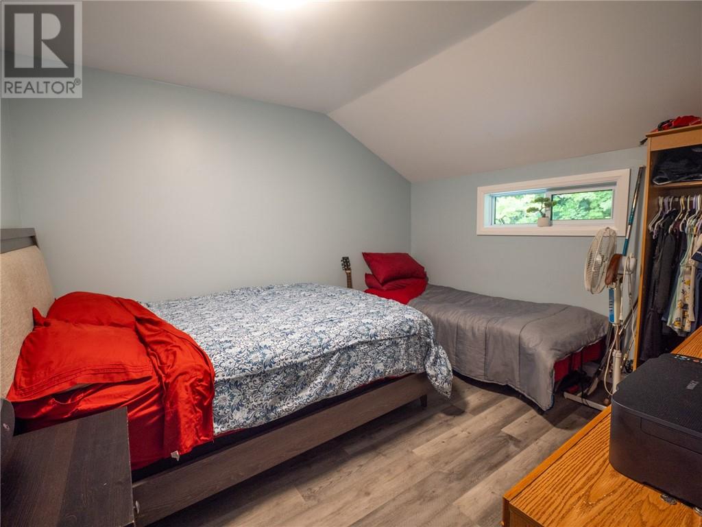 157 Emery Road - 48