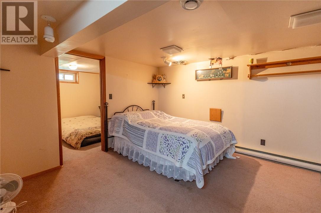 468 Adelaide Street - Image 25