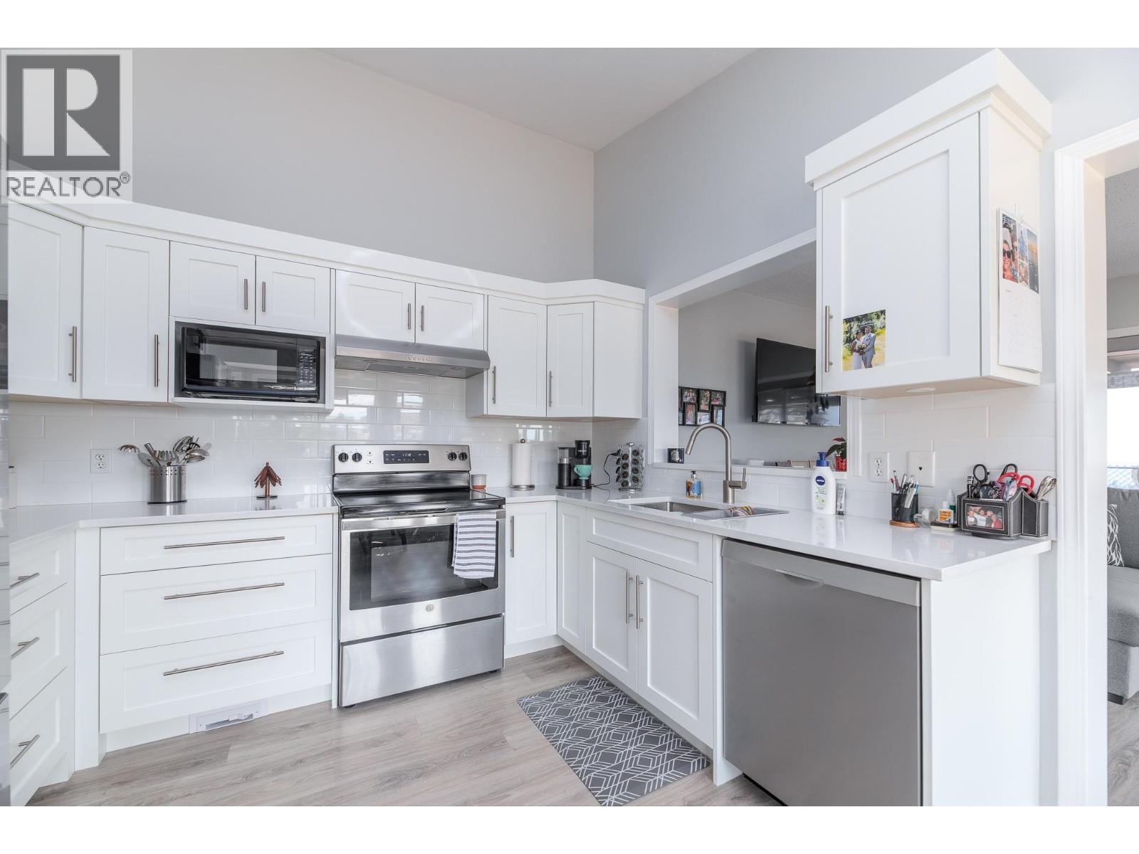 3689 Morningside Drive - Image 11
