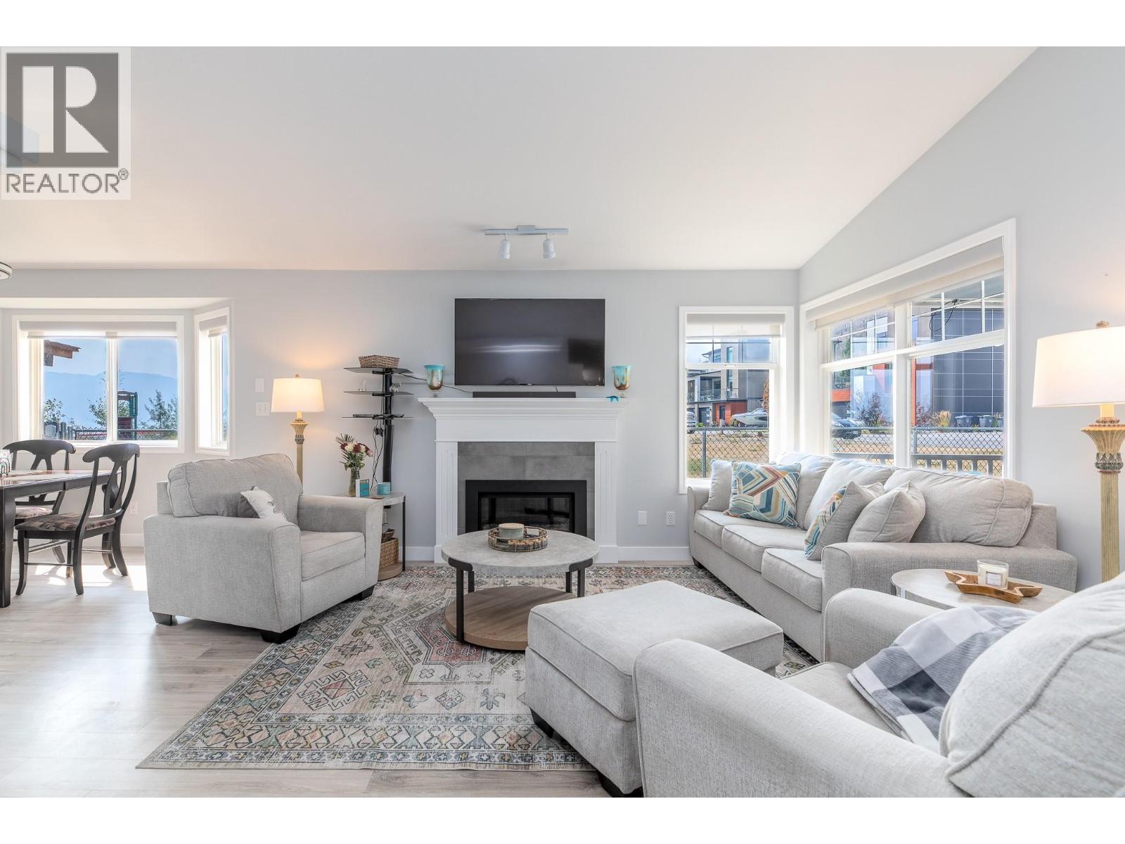 3689 Morningside Drive - Image 5