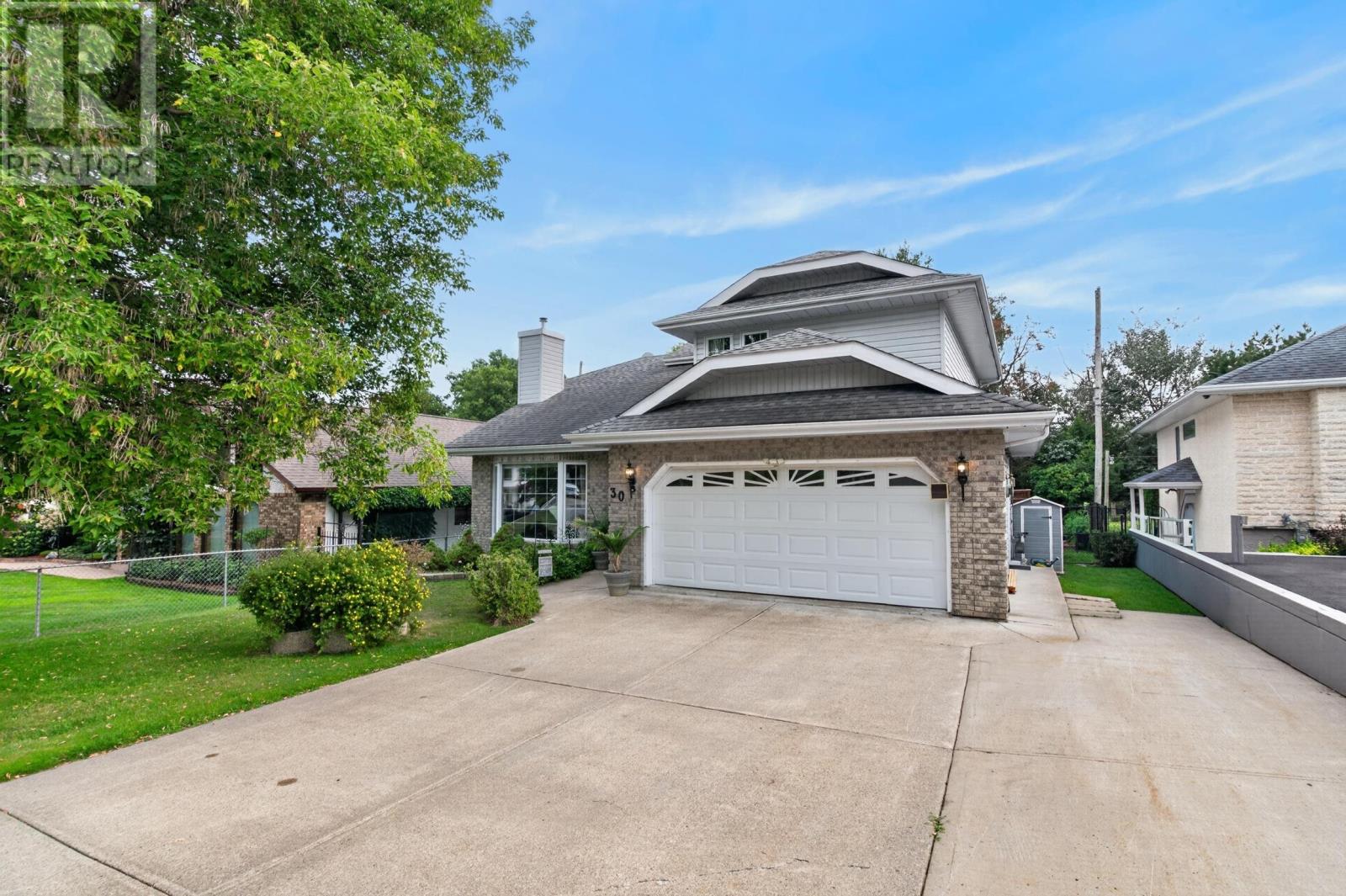 30 Sandstone Place - 2