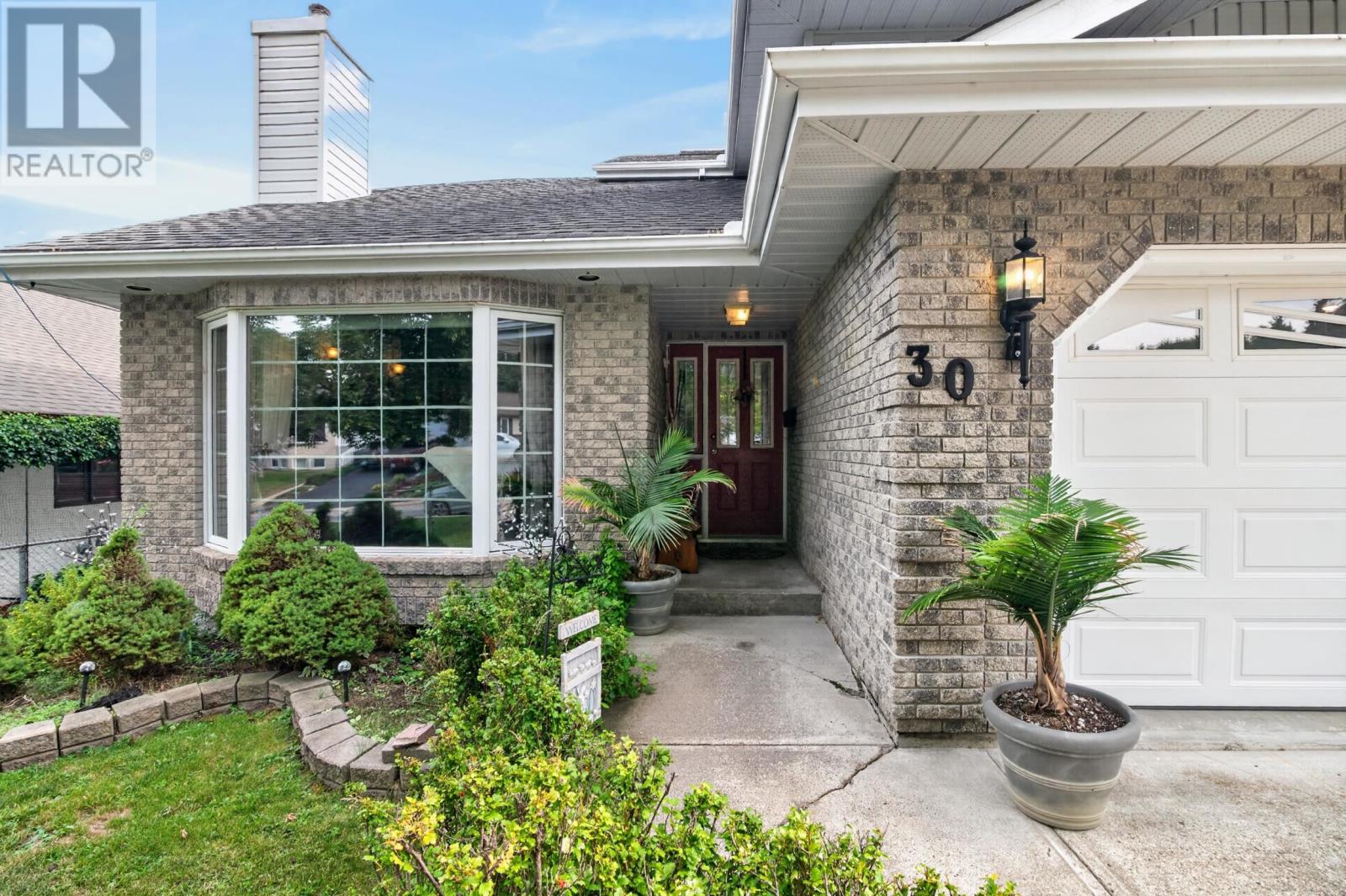 30 Sandstone Place - Image 3