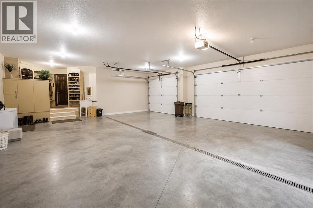 61011 704A Township - Image 35