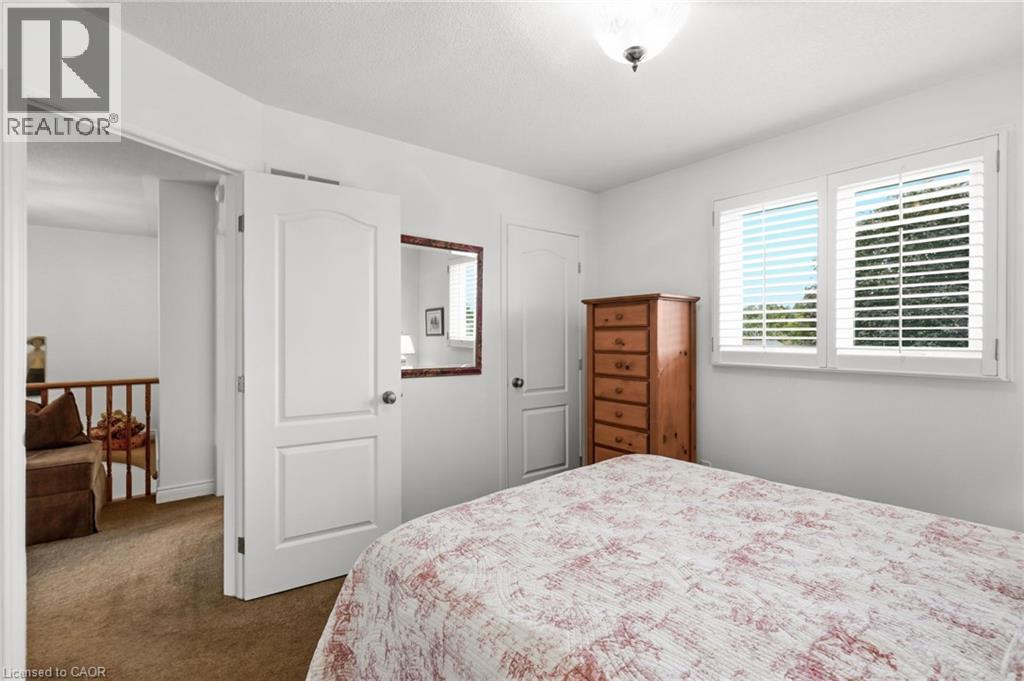 64 REDFERN Avenue - 29