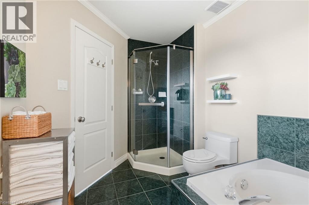 64 REDFERN Avenue - Image 35