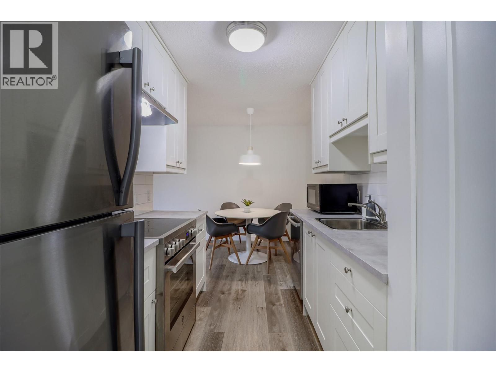606 18TH Avenue N Unit# 403, Cranbrook