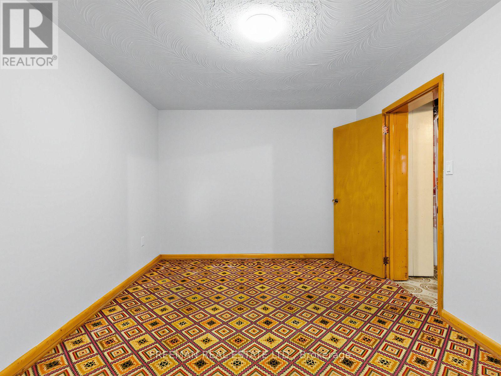 380 GLENHOLME AVENUE - 19
