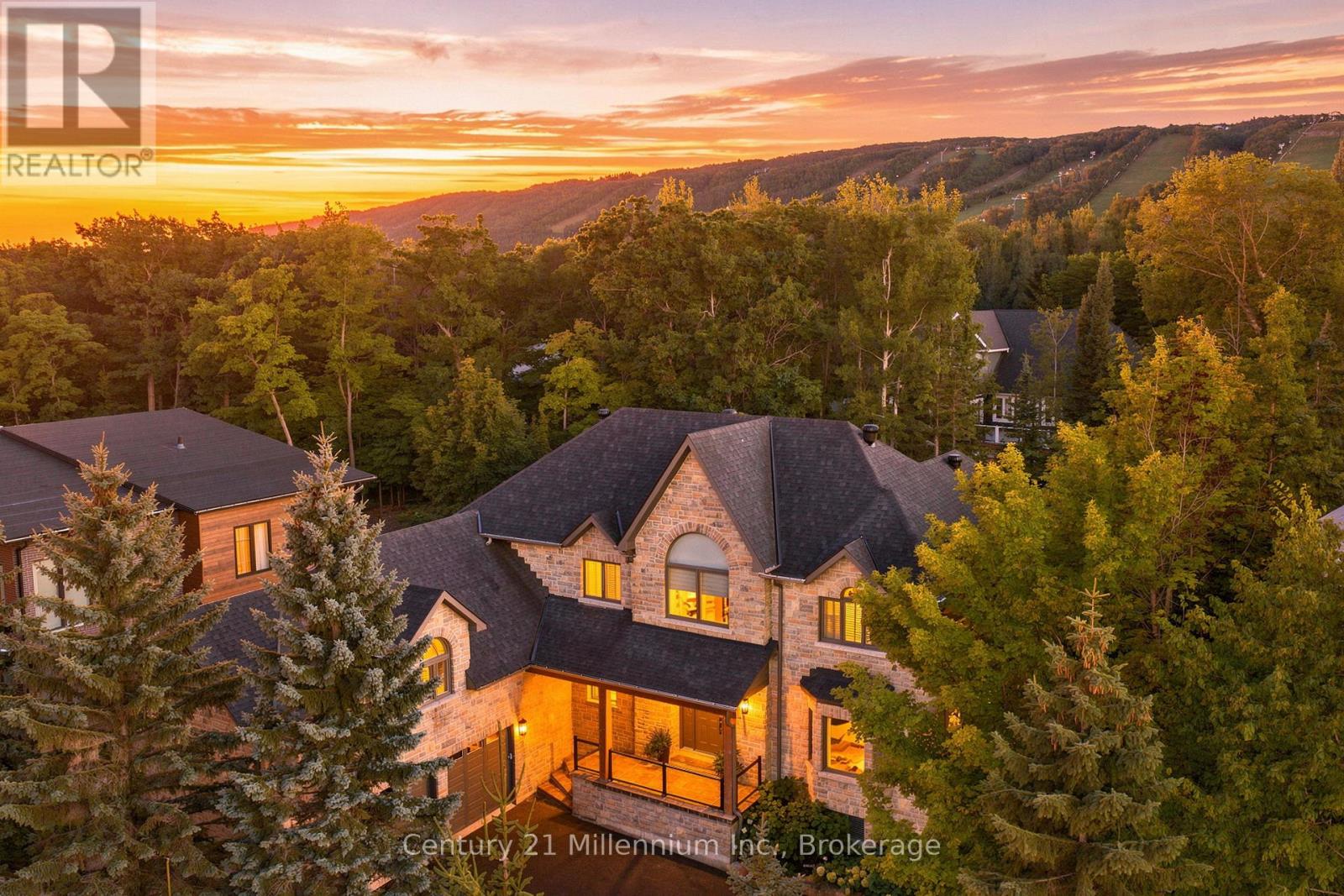 129 BLUESKI GEORGE CRESCENT - 2
