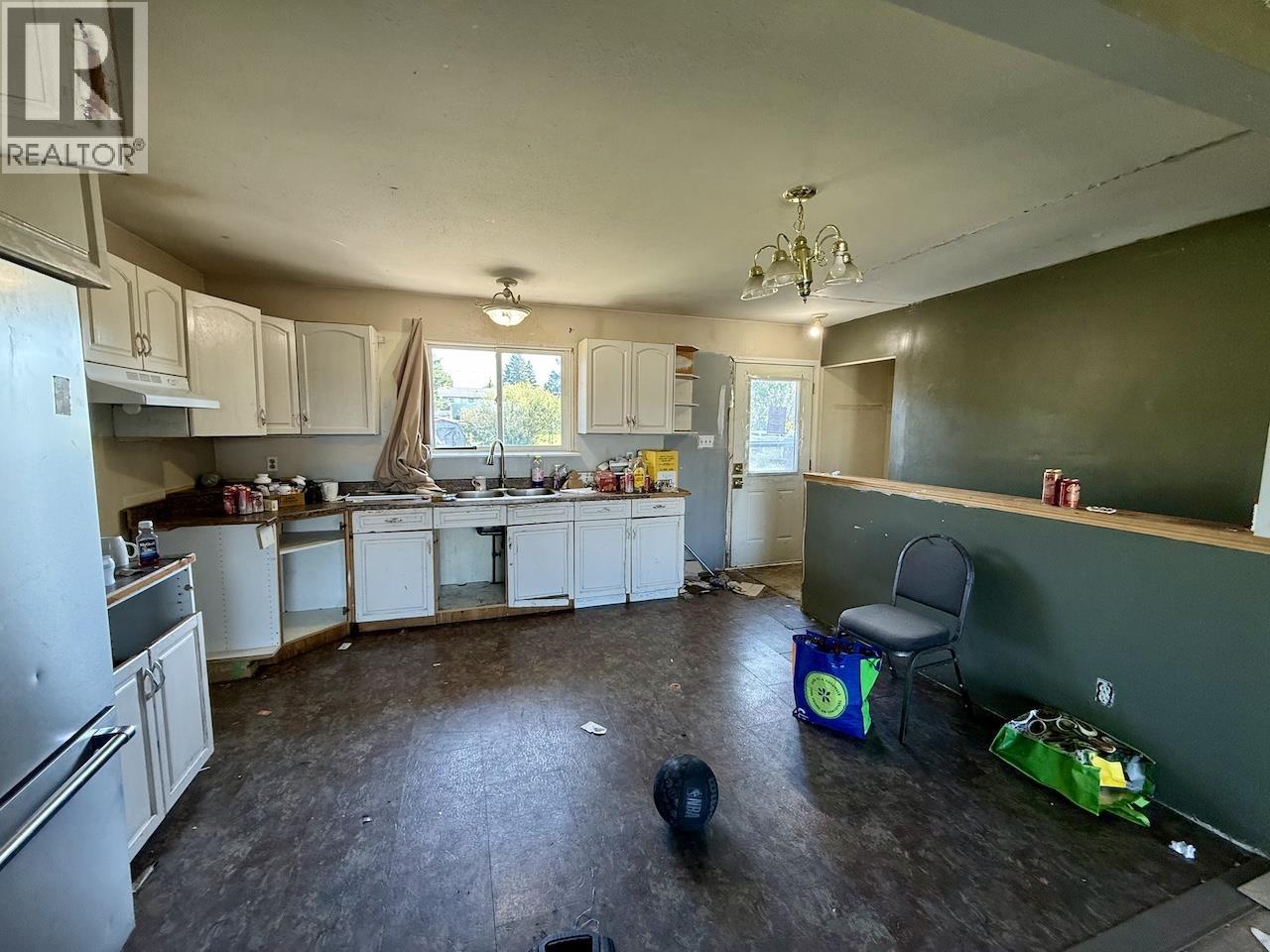 9203 91 STREET - 6