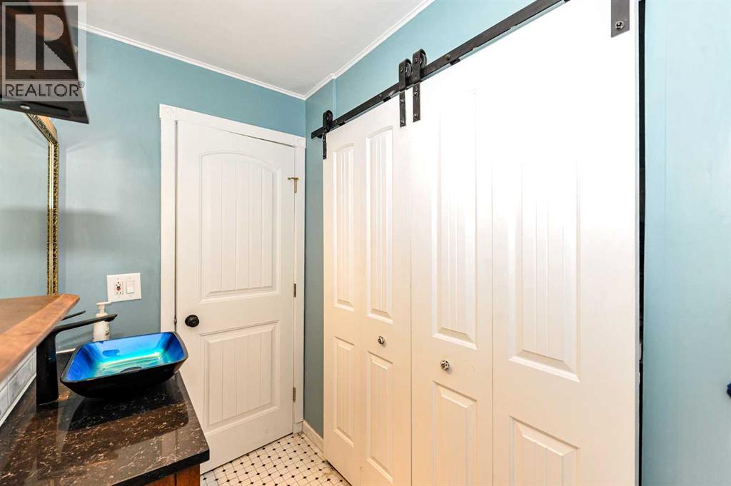 5228 42 Street - Image 19