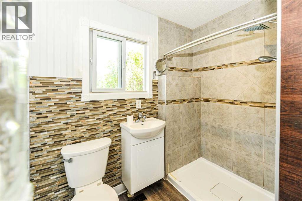 5228 42 Street - Image 22