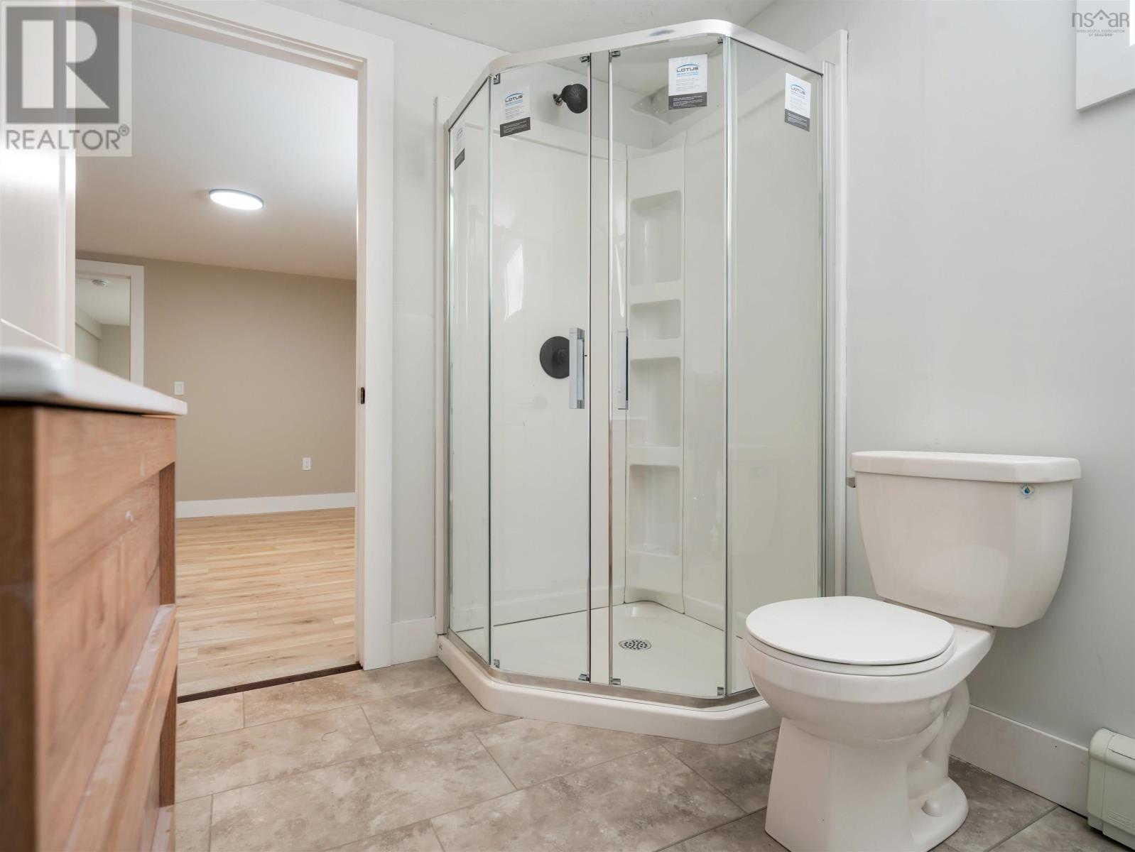 Property 28 of 44 of 60 Wilmot Street