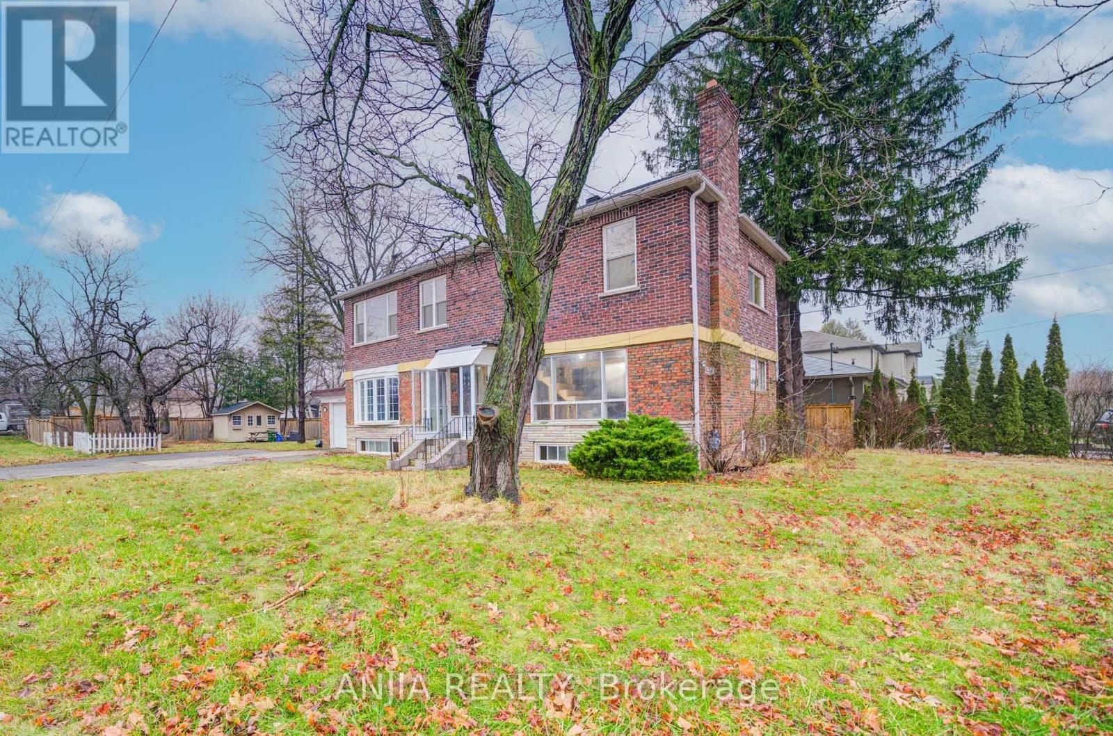 27 JONQUIL CRESCENT, Markham photo 2