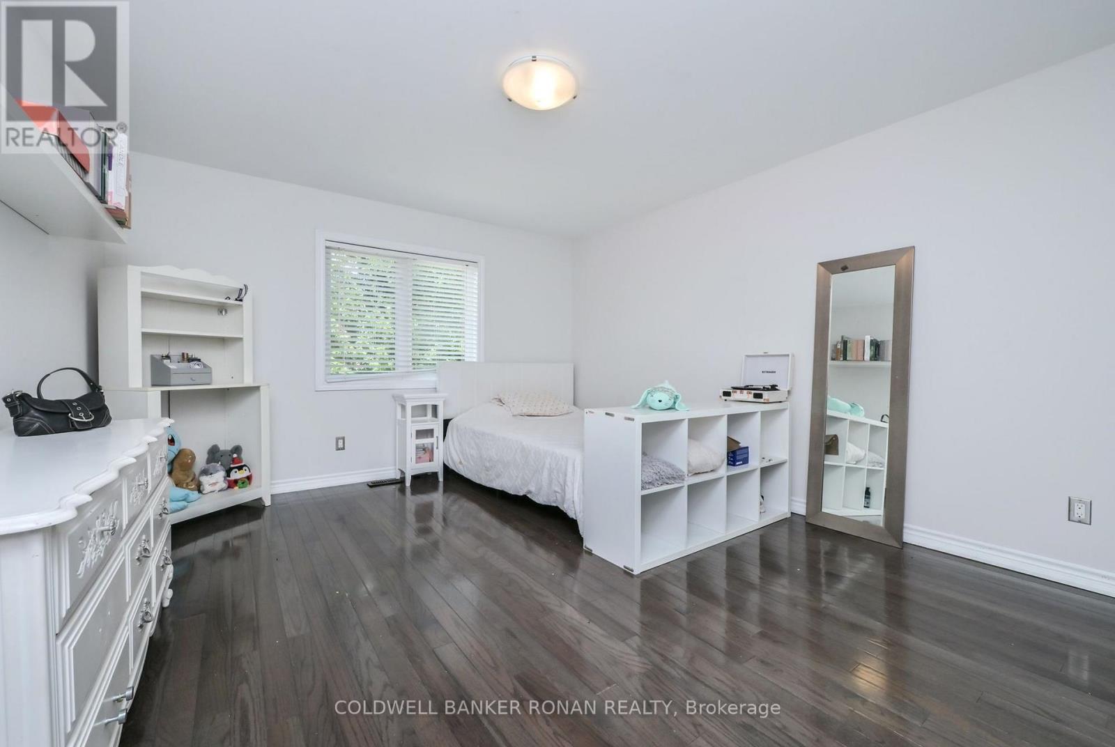 2375 GLENWOOD SCHOOL DRIVE - 20