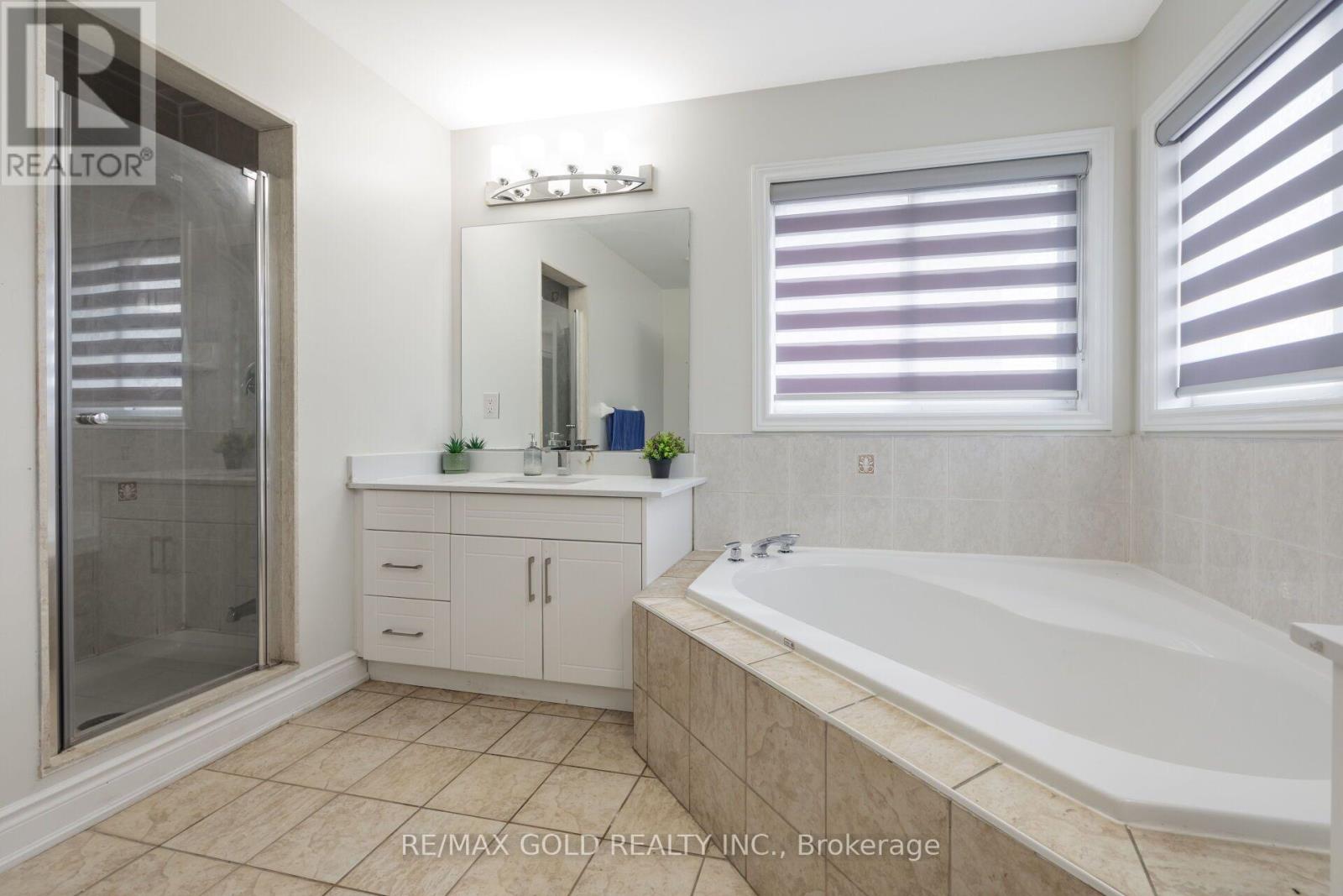 50 NORTHFACE CRESCENT - Image 42