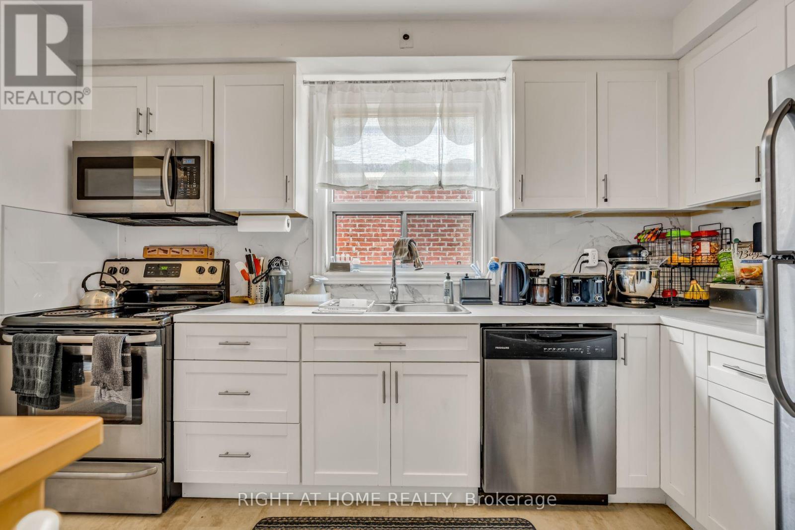 497 NAIRN AVENUE - 22