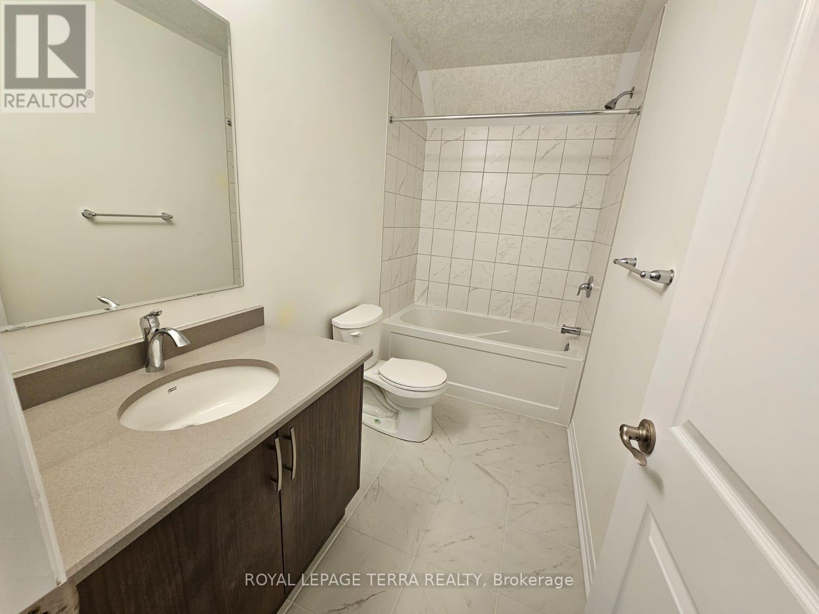 56 - 25 ISHERWOOD AVENUE — photo 3