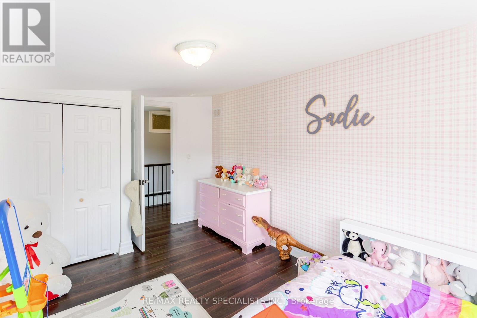 475 MAIN STREET W - 21