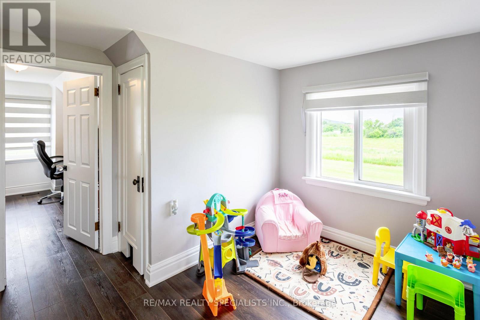 475 MAIN STREET W - 35