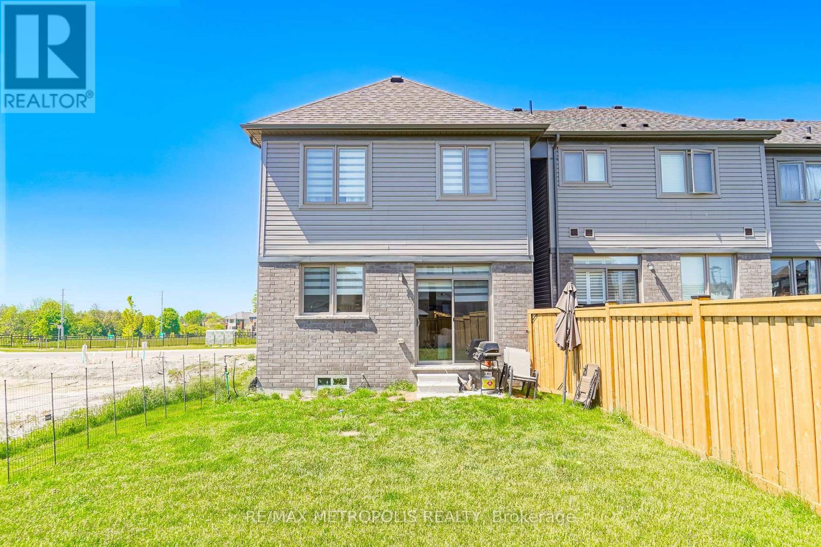 421 TREVOR STREET - Image 18