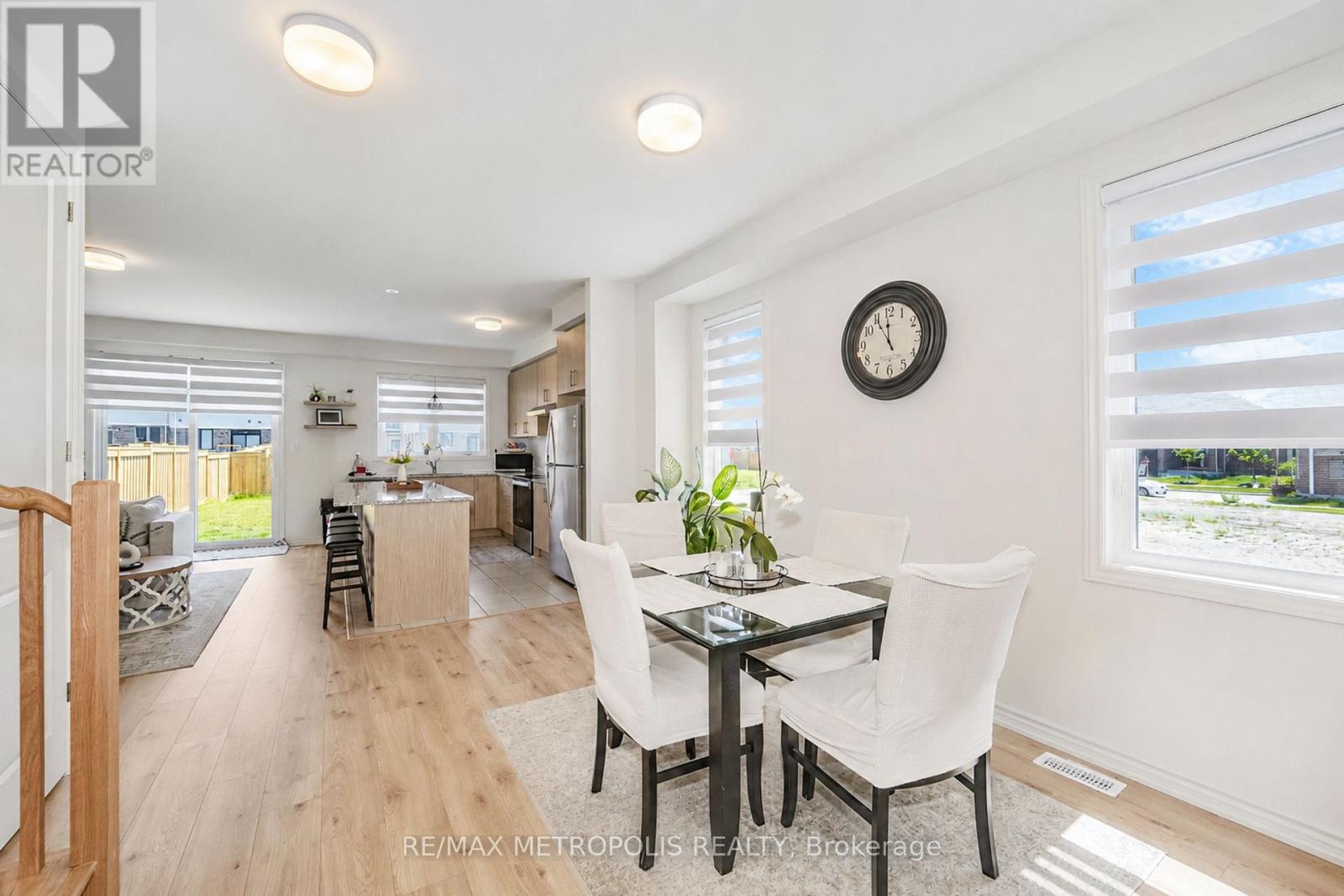 421 TREVOR STREET - 23