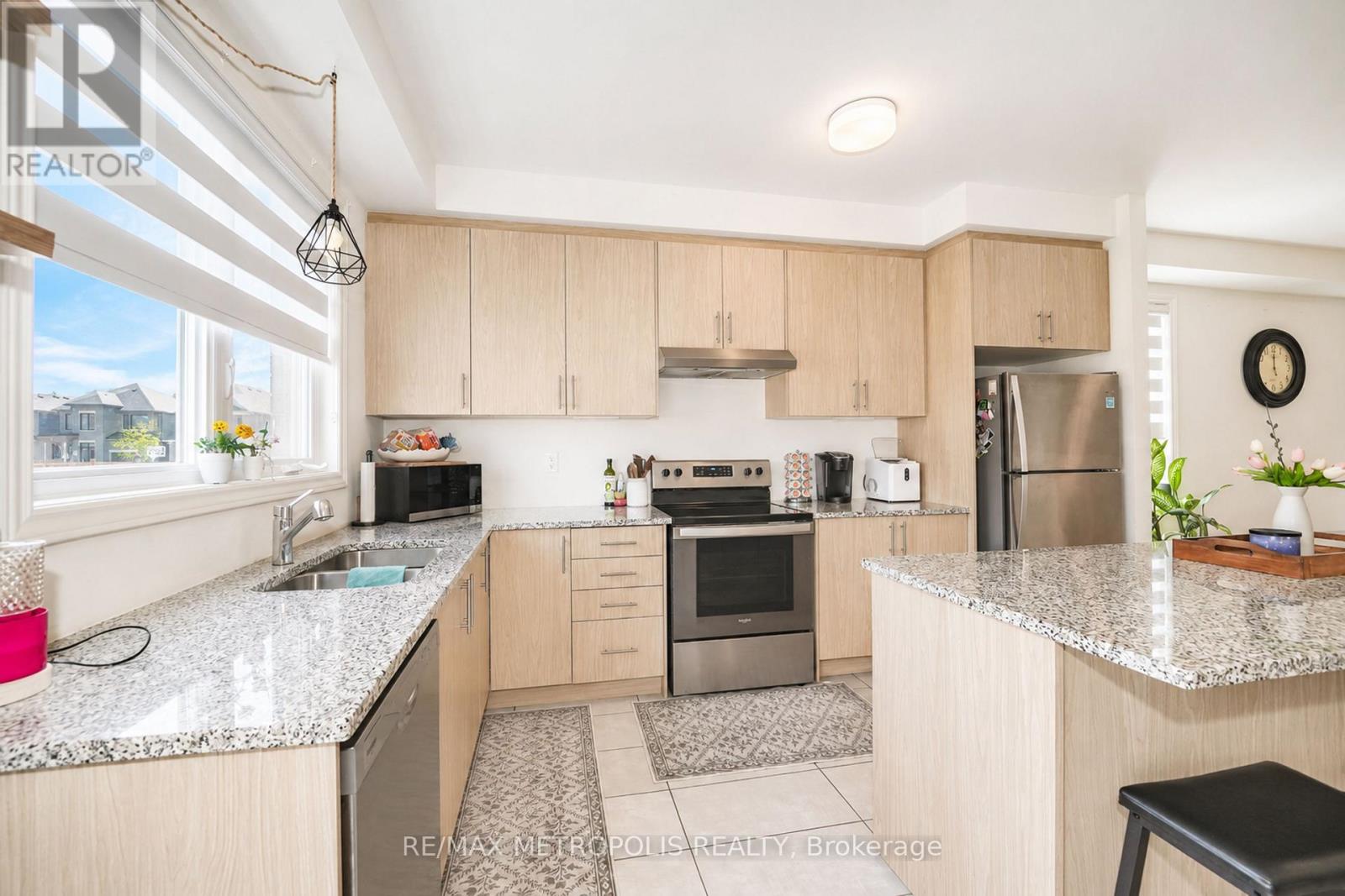 421 TREVOR STREET - 33