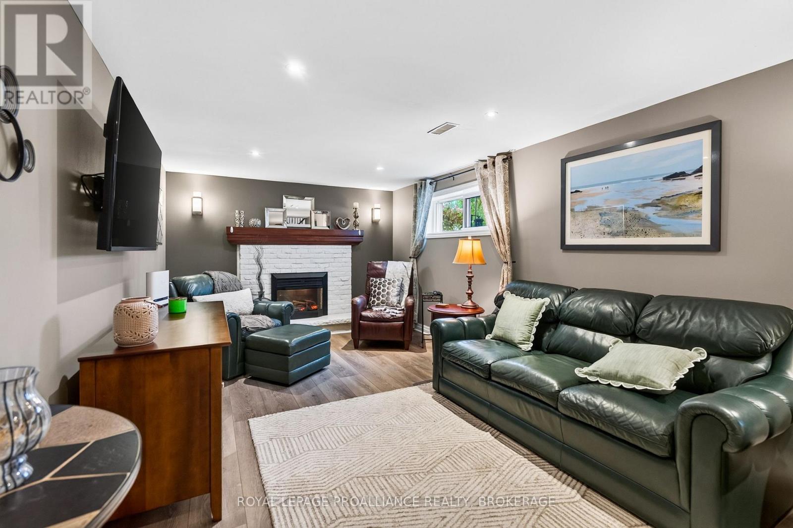 627 STANFORD STREET - Image 29