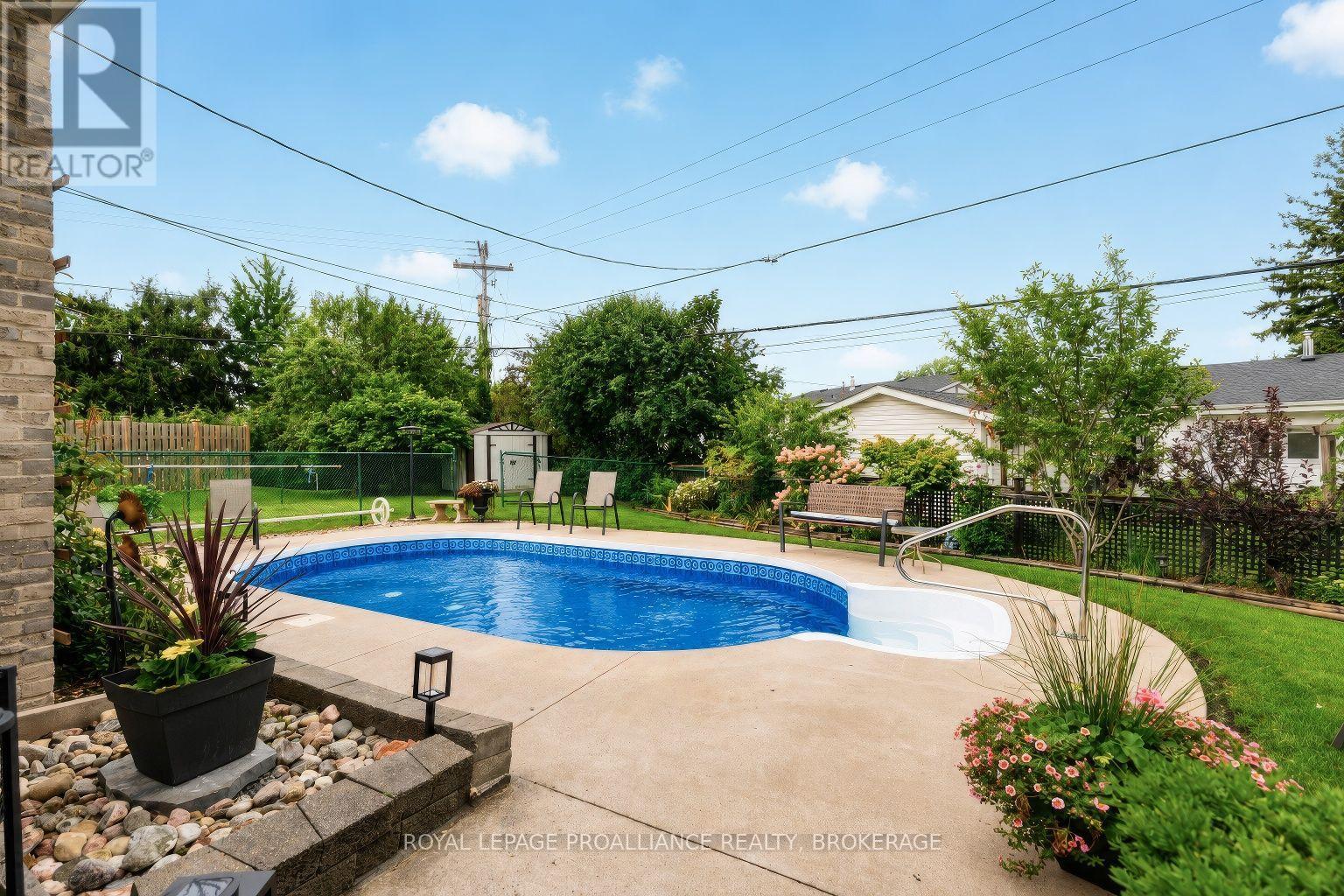627 STANFORD STREET - 44