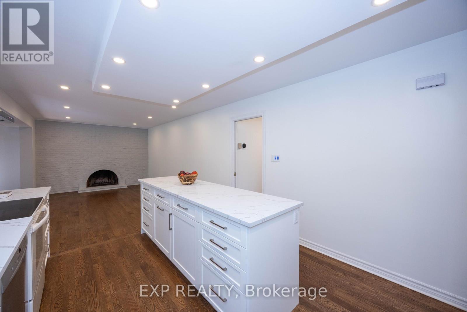 14 CARR CRESCENT - 12