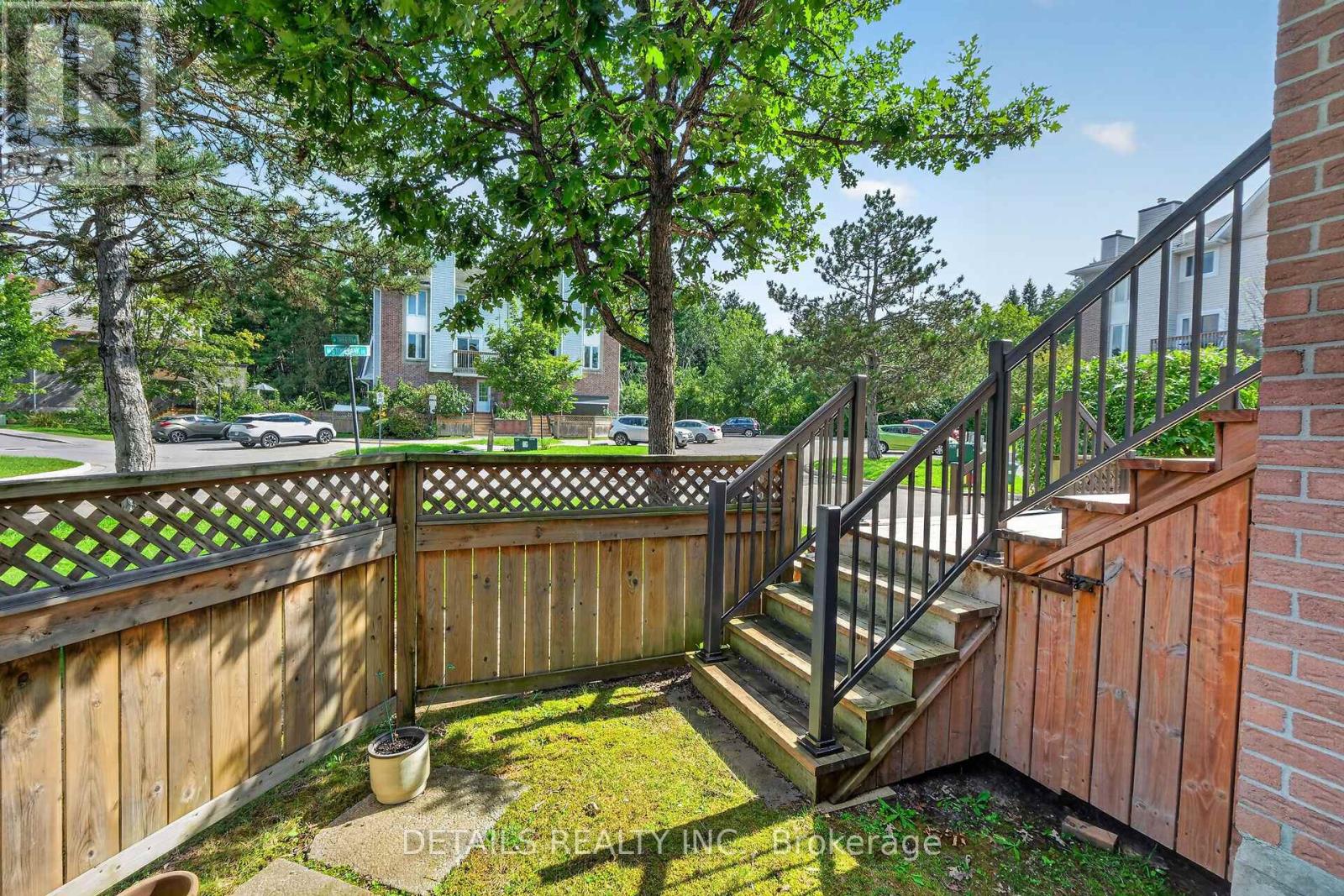 #7 1 STONEBANK CRESCENT - 36