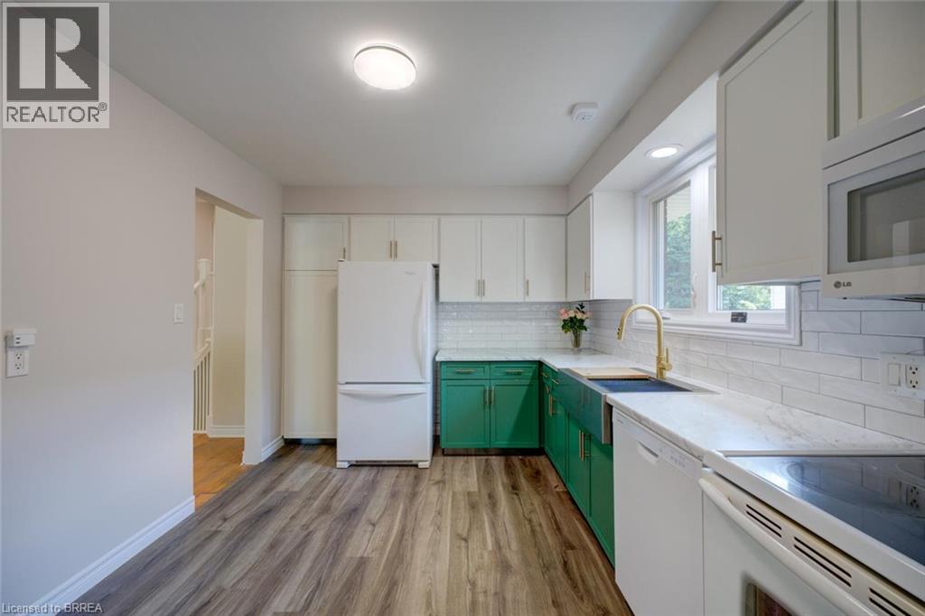 9 WINDING Way - Image 14