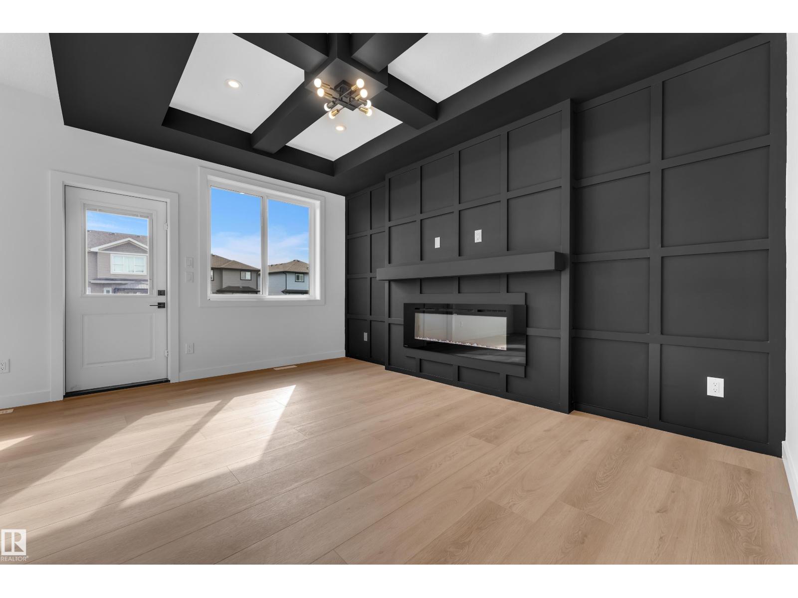 10709 98 ST, Morinville 3