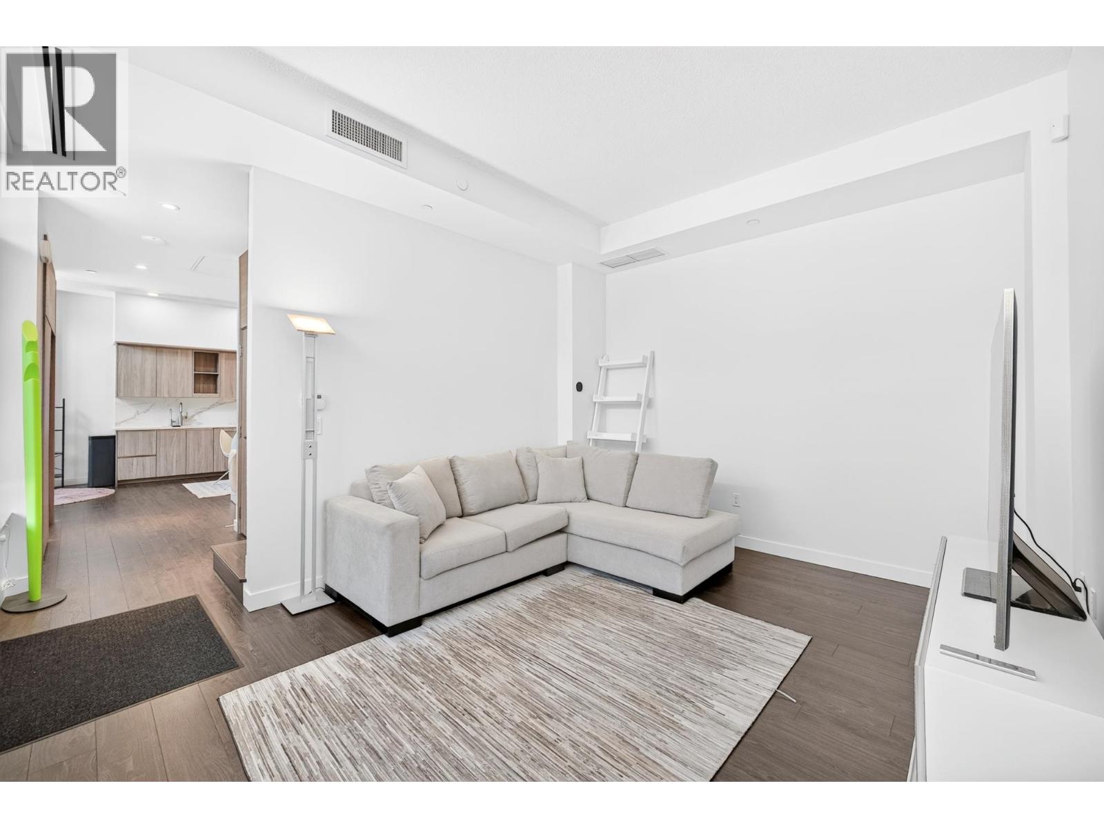 #TH-05-8555 CAPSTAN Way, Richmond