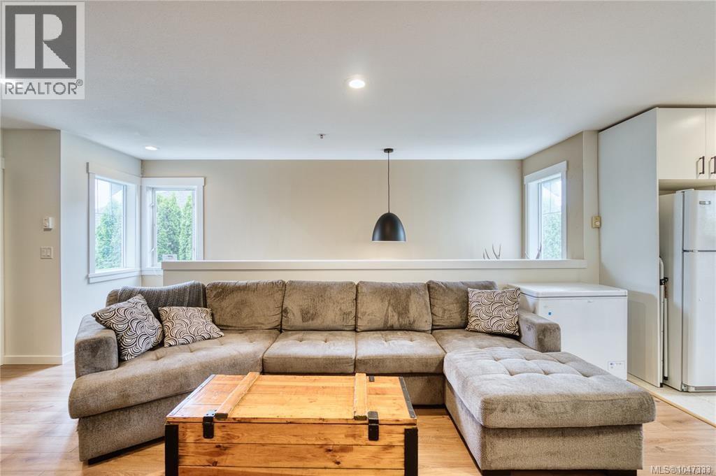 202 211 Victoria Rd, Nanaimo