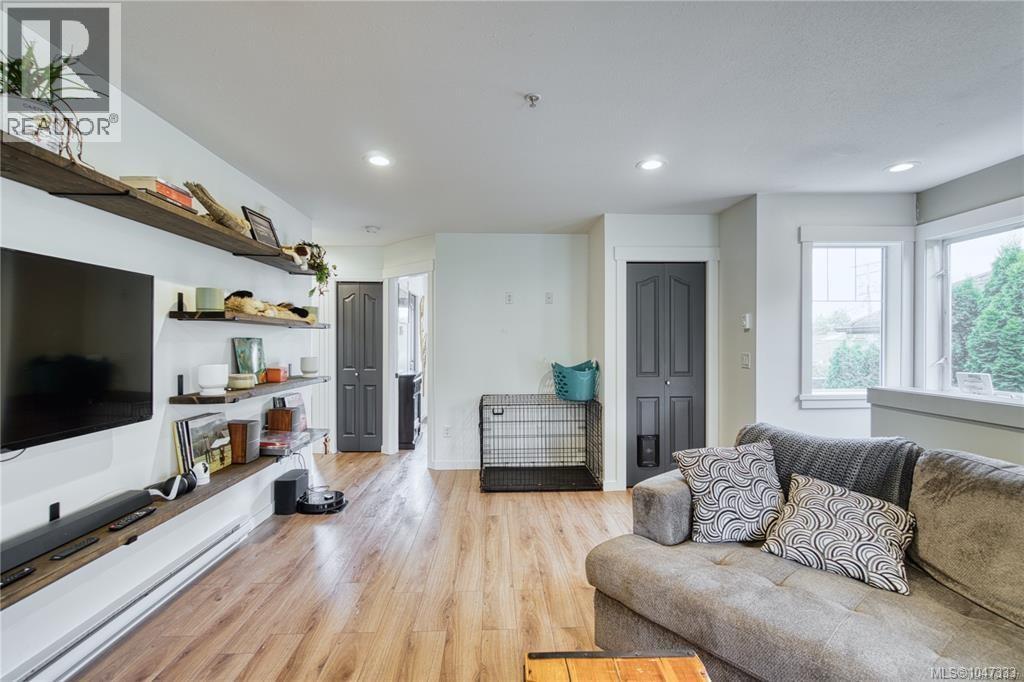 202 211 Victoria Rd, Nanaimo