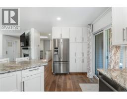 Kitchen - 747 Steenbuck Dr, Campbell River, BC V9W7J9 Photo 14