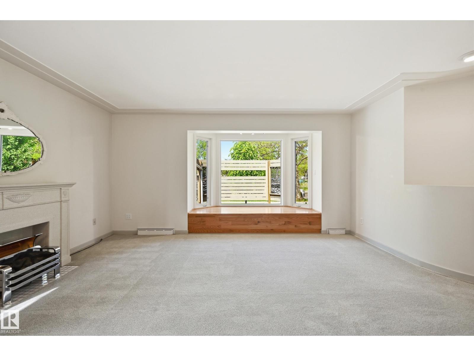 10935 127 ST NW - 12