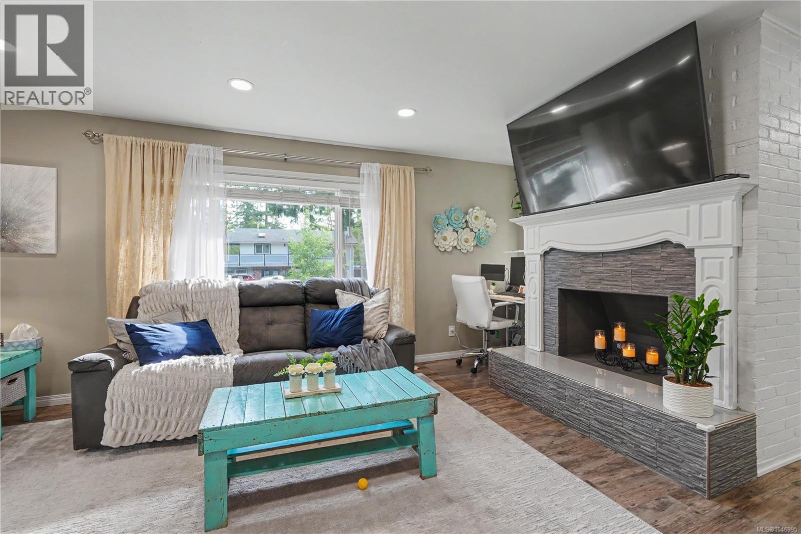 3374 Uplands Dr - Image 17