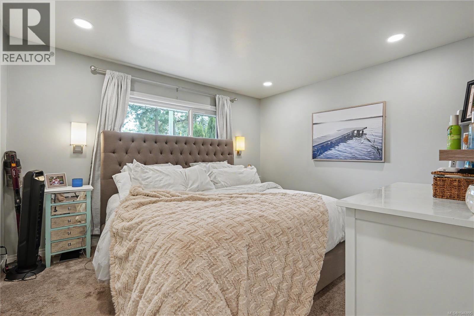 3374 Uplands Dr - Image 21