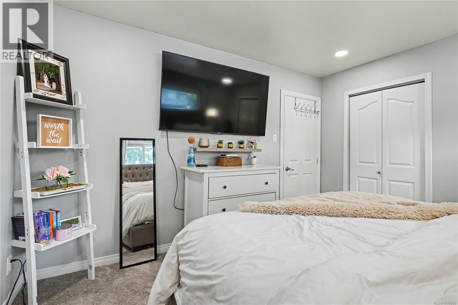 3374 Uplands Dr - Image 23