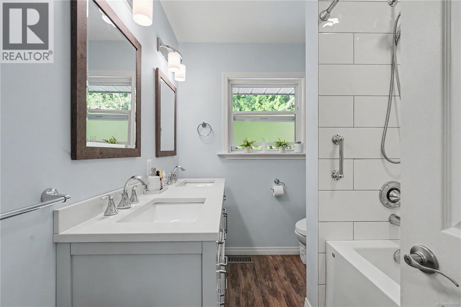 3374 Uplands Dr - Image 24