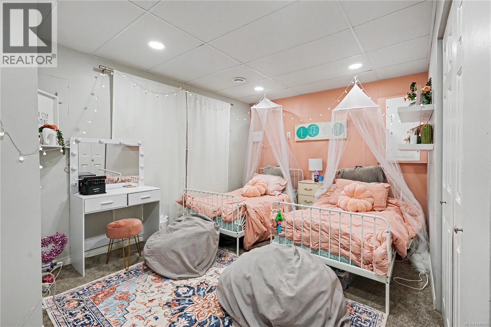 3374 Uplands Dr - Image 32