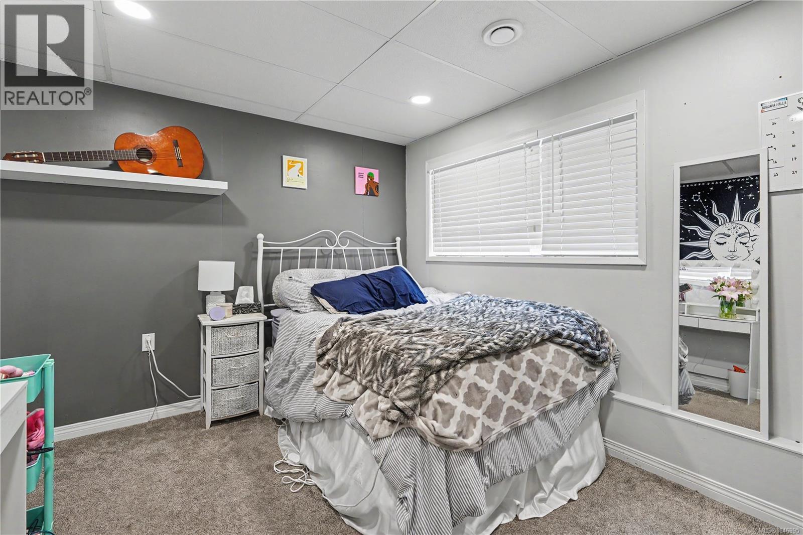 3374 Uplands Dr - Image 34