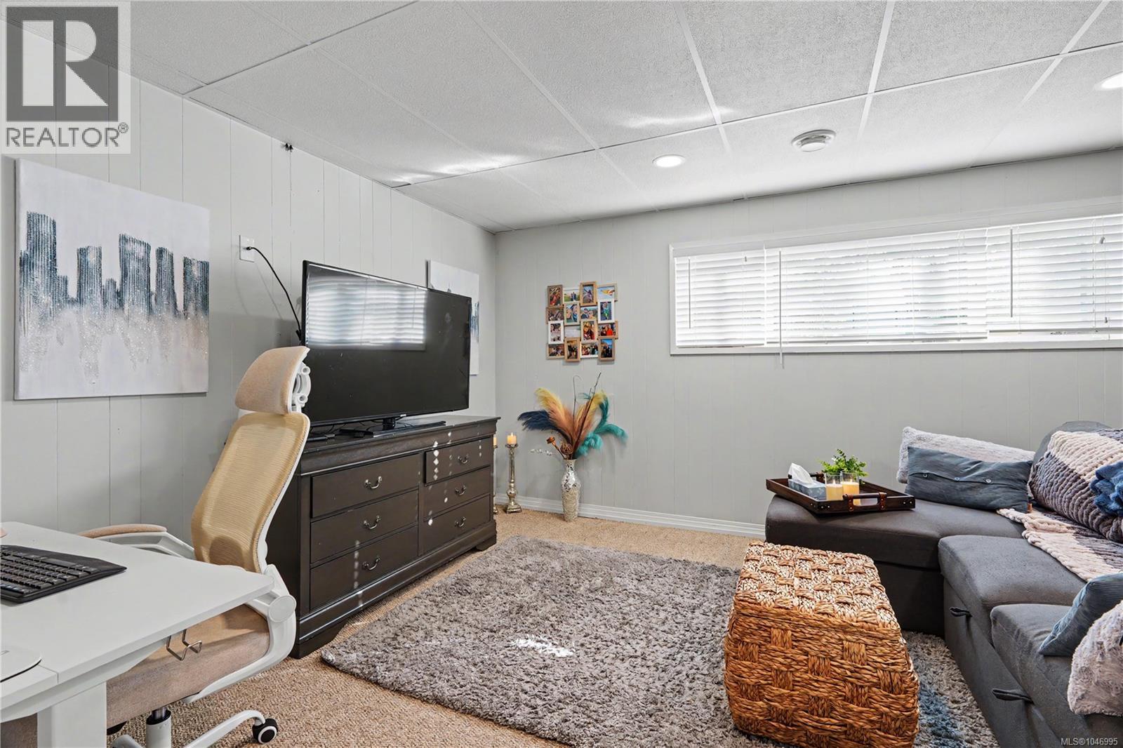 3374 Uplands Dr - Image 29