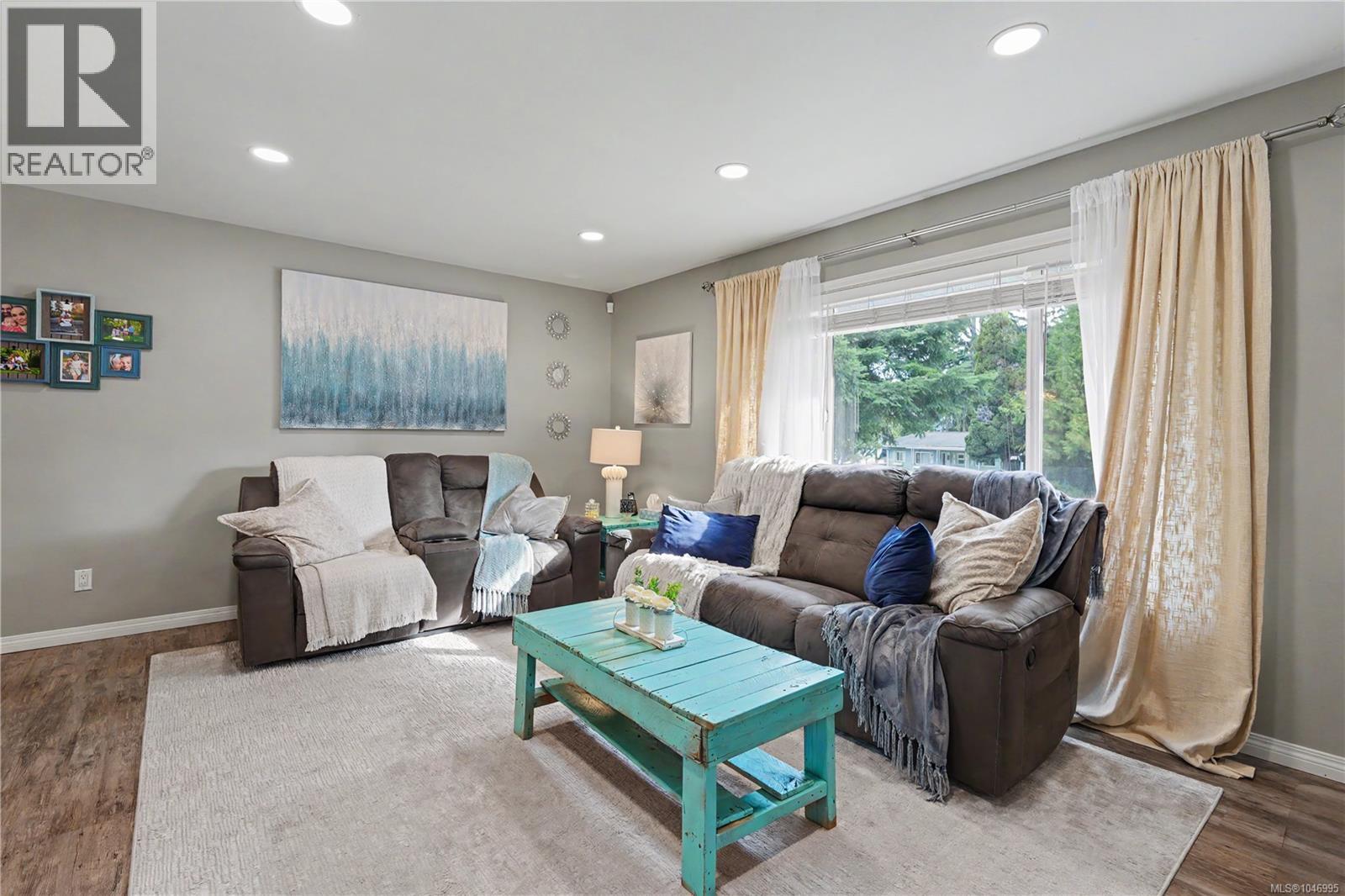 3374 Uplands Dr - Image 18