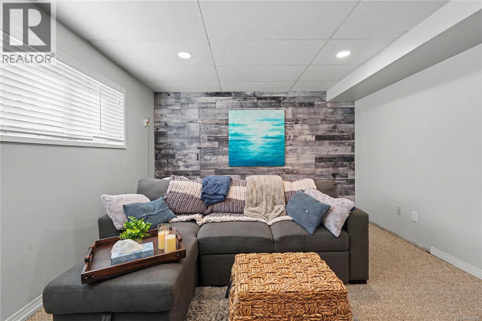 3374 Uplands Dr - Image 30