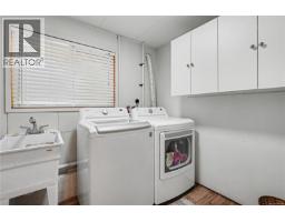 3374 Uplands Dr, Nanaimo, BC V9T2T5 Photo 37