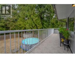 3374 Uplands Dr, Nanaimo, BC V9T2T5 Photo 12