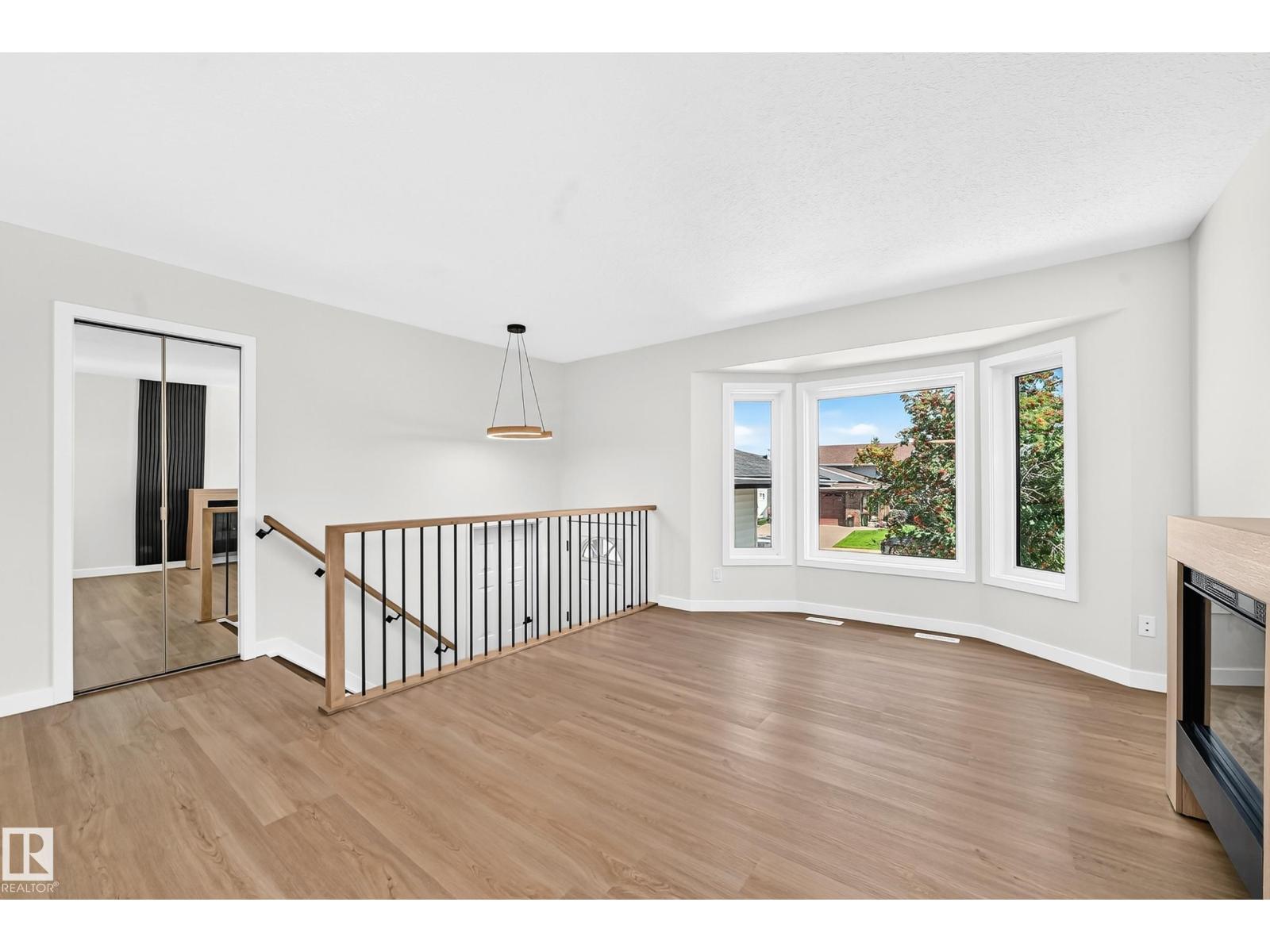 17816 94 ST NW - 23