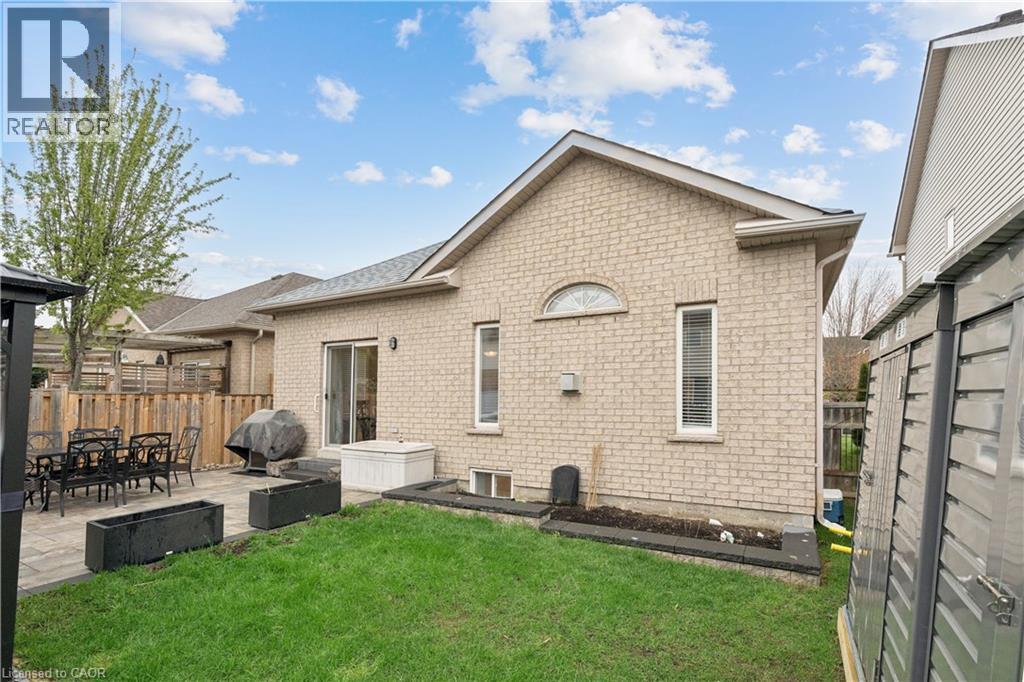 27 SPRUCE Boulevard - Image 44